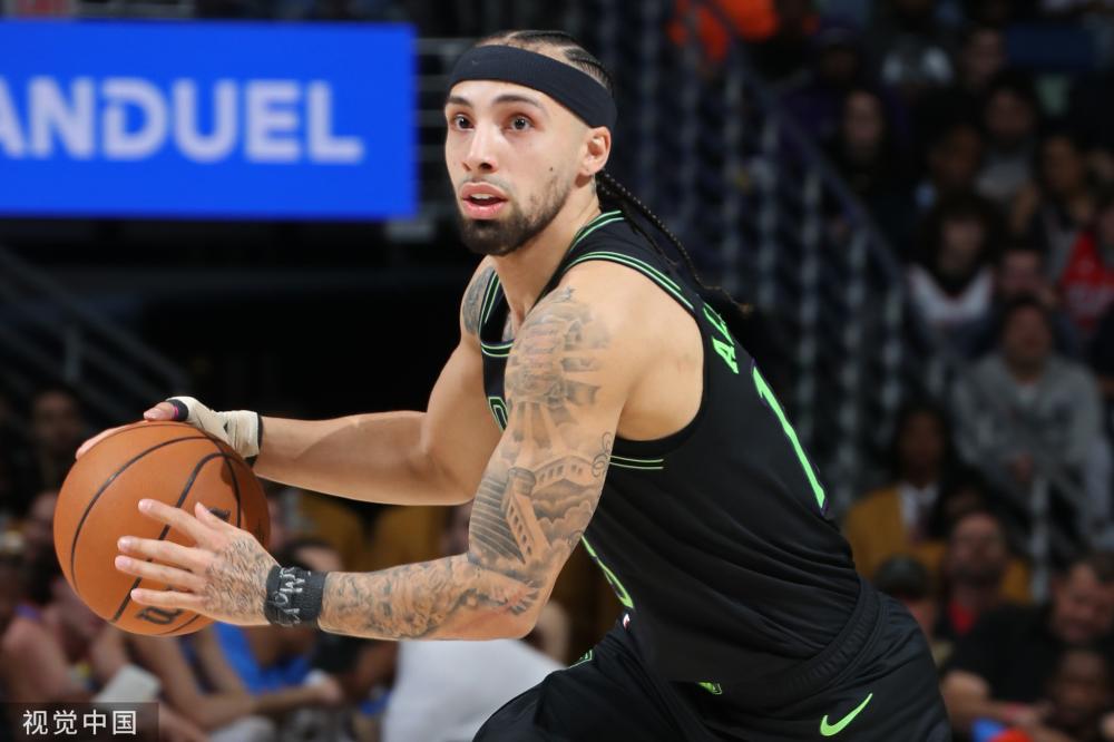 首秀球员的 首秀球员的